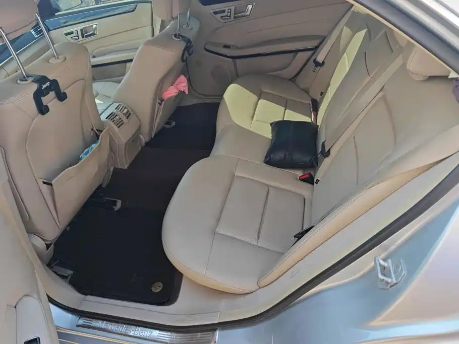 Mercedes-Benz E-Class — миниатюра 11