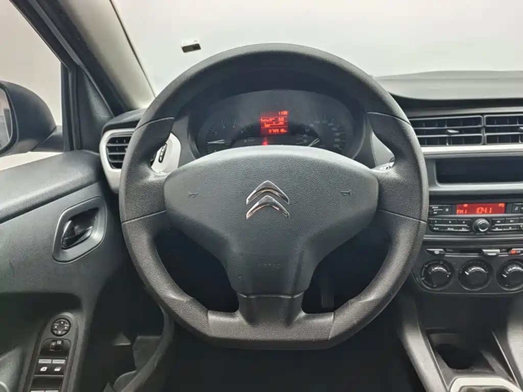 Citroen Elysee — миниатюра 6