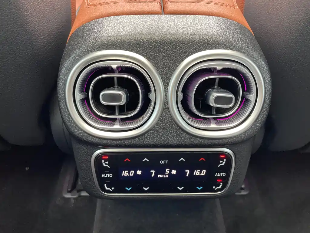 Mercedes-Benz GLC — миниатюра 10