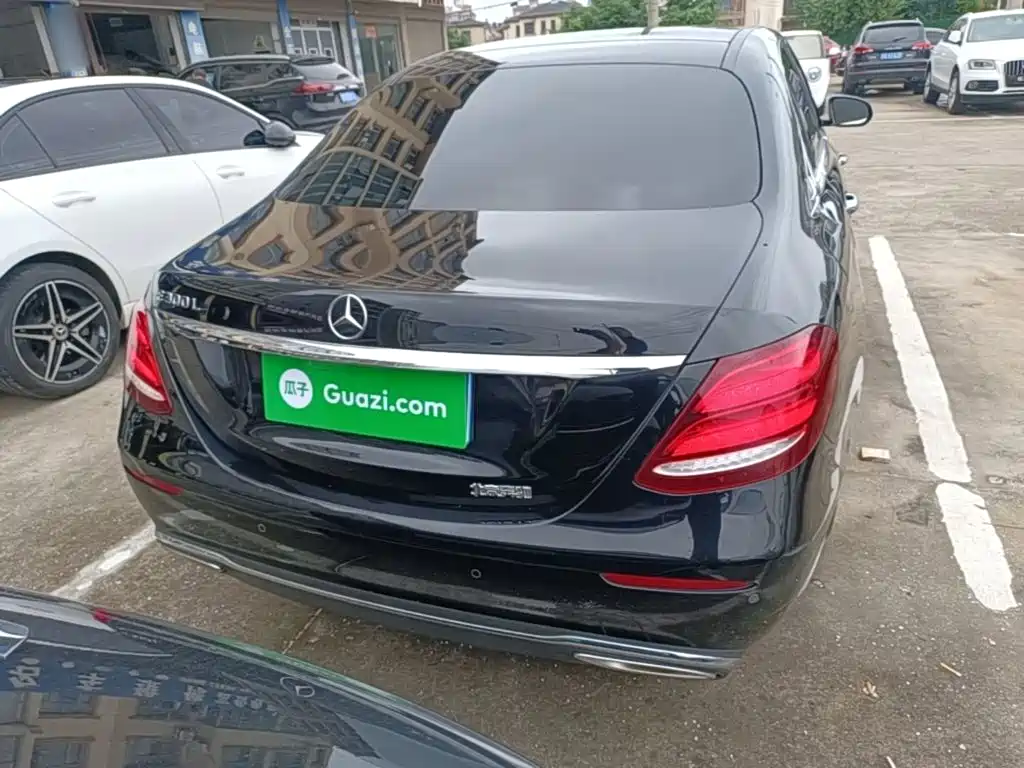Mercedes-Benz E-Class — миниатюра 6