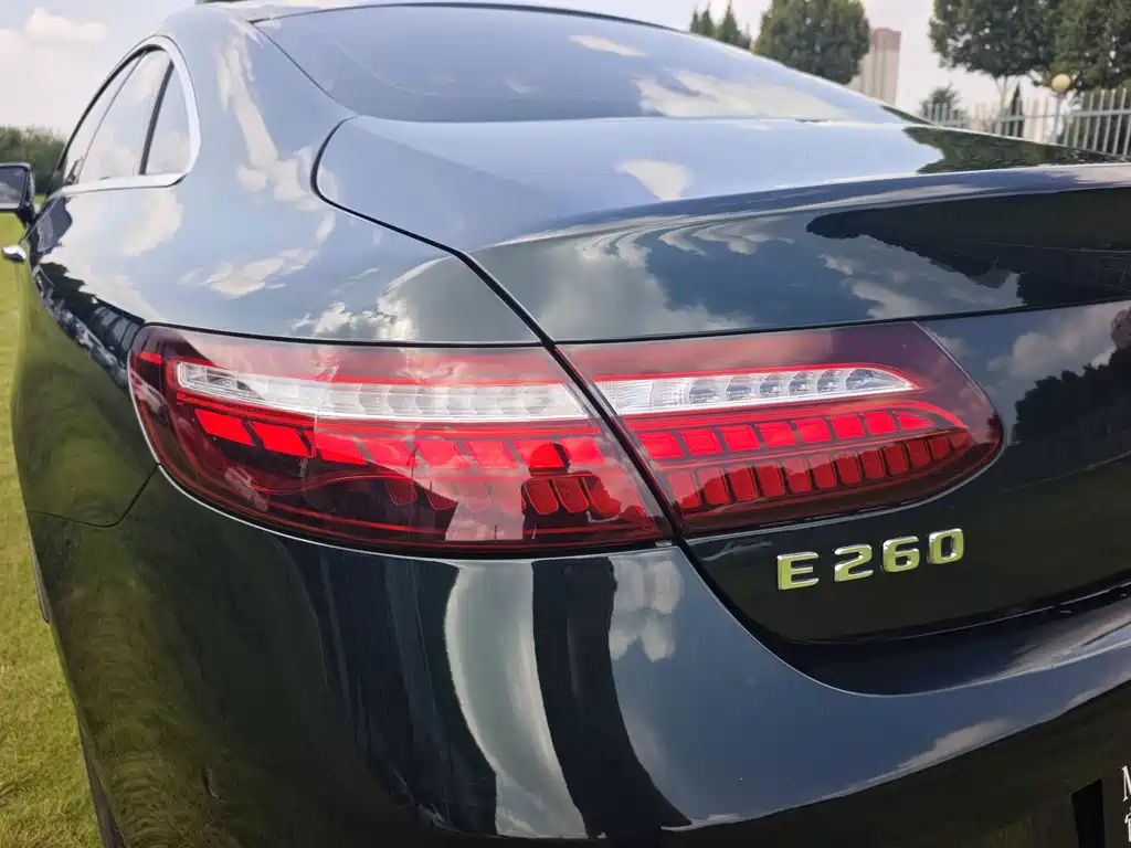 Mercedes-Benz E-Class (Import) — миниатюра 10