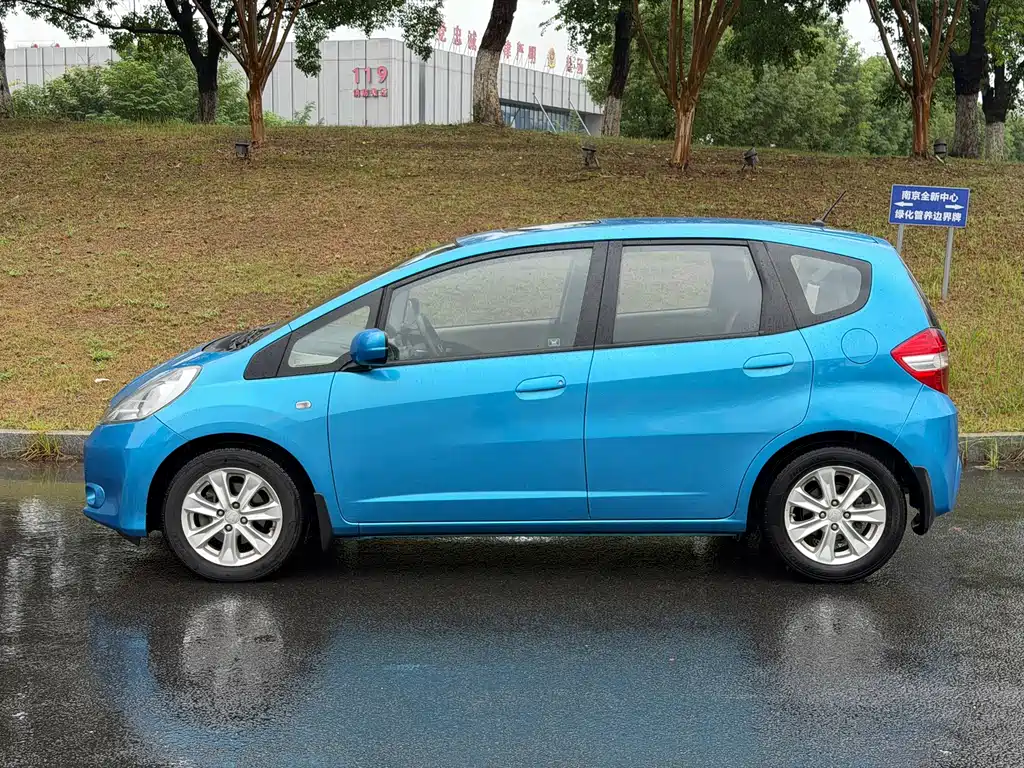 Honda Fit — миниатюра 3