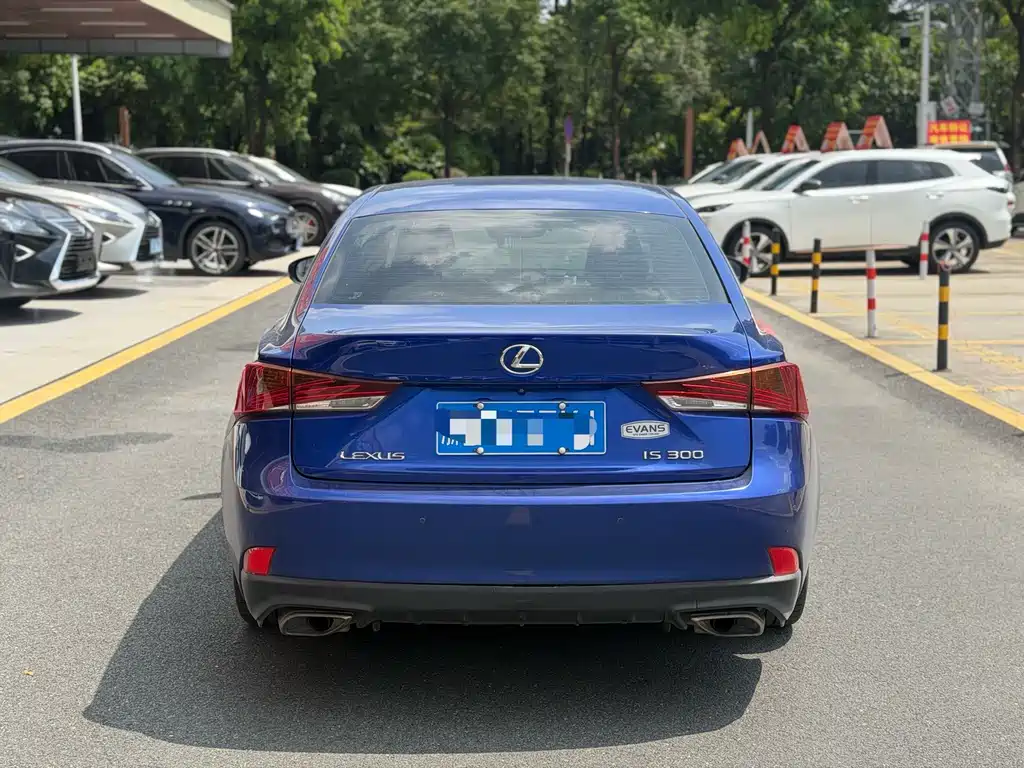 Lexus IS — миниатюра 5
