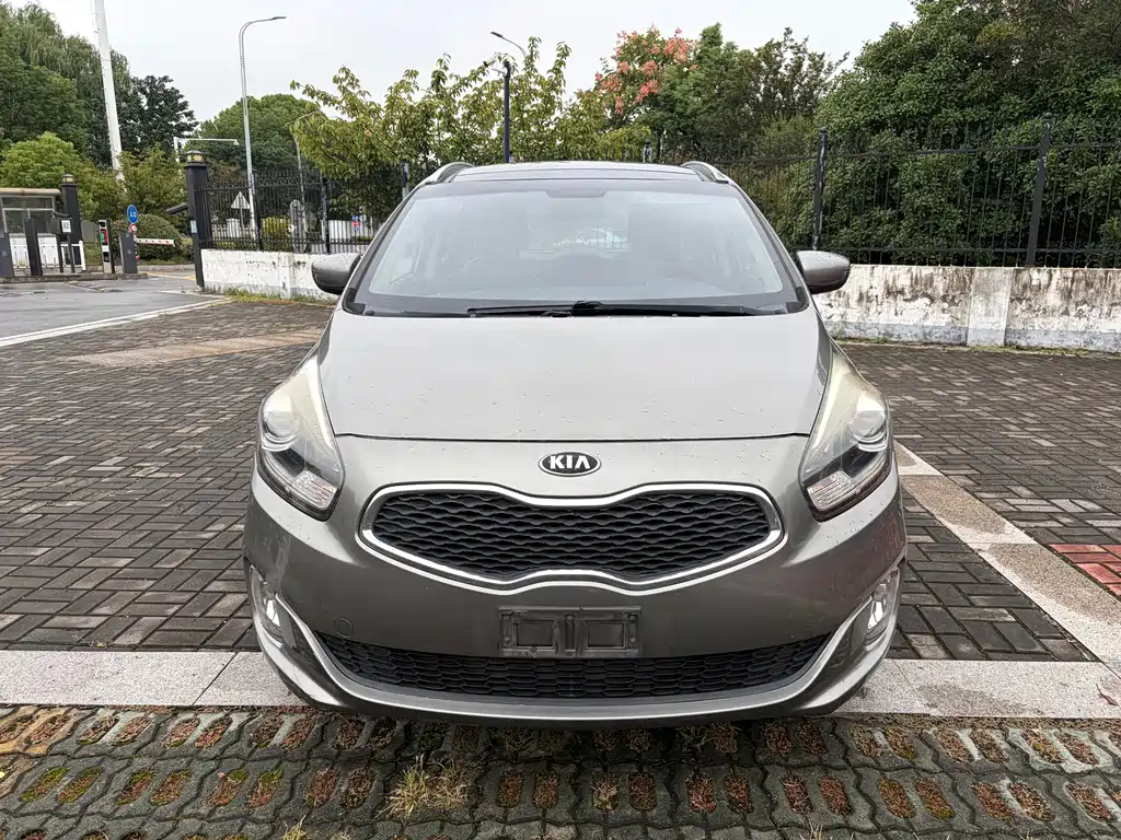 Kia Carens — миниатюра 2