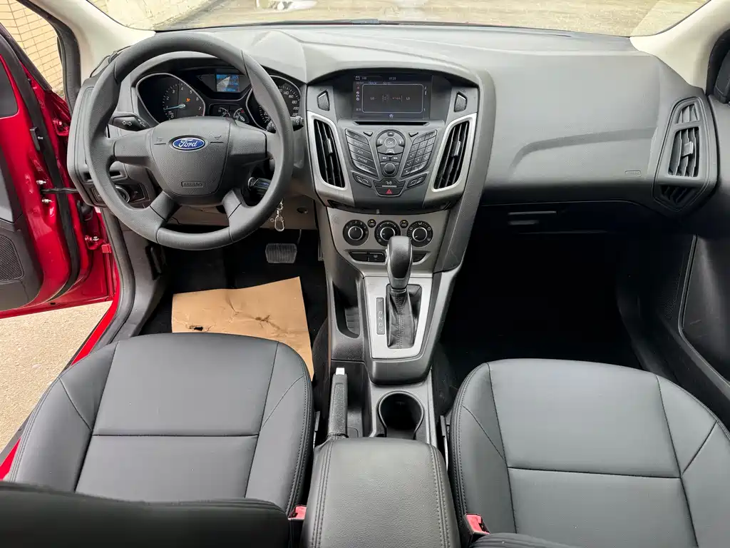 Ford Focus 2012 1.6L AT Comfort