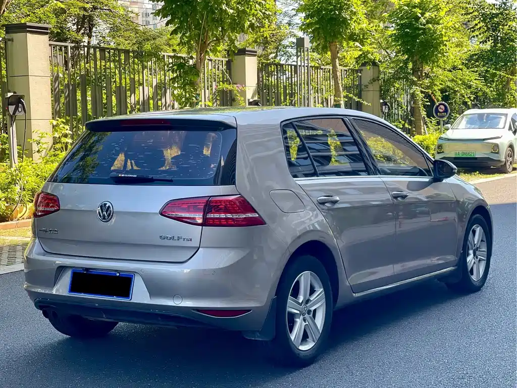 Volkswagen Golf — миниатюра 9