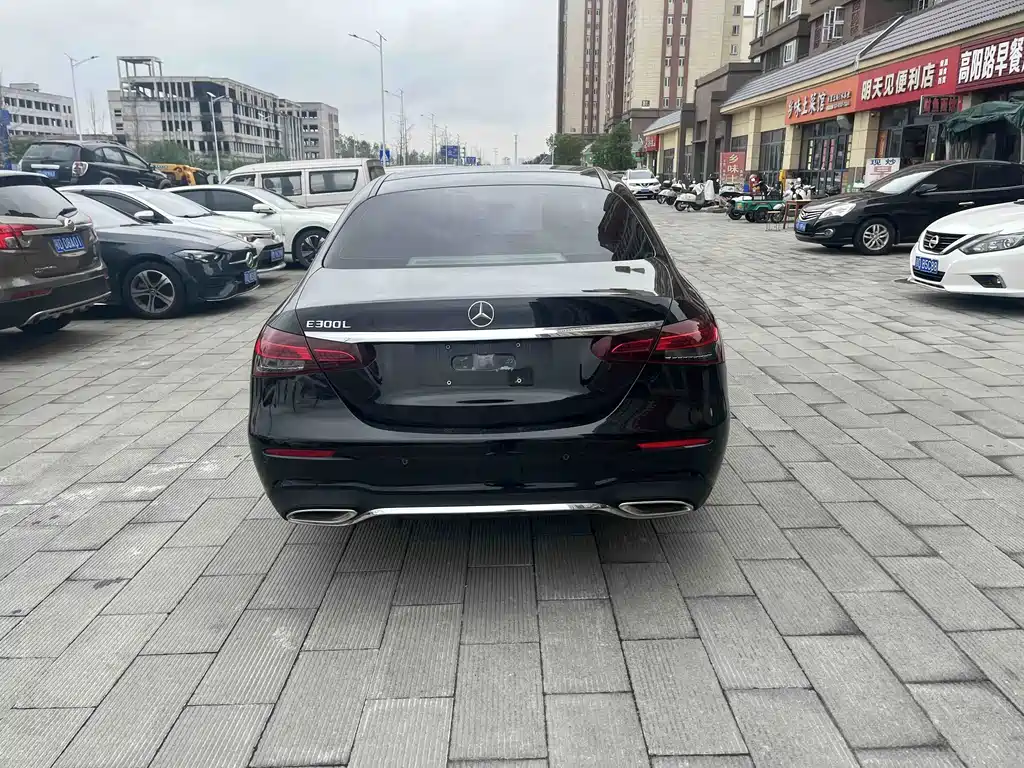 Mercedes-Benz E-Class — миниатюра 4
