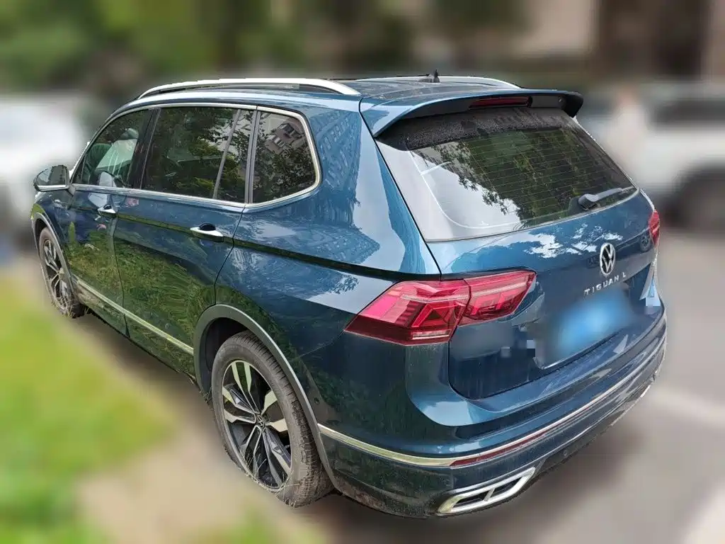Volkswagen Tiguan L 2023 — фото 4