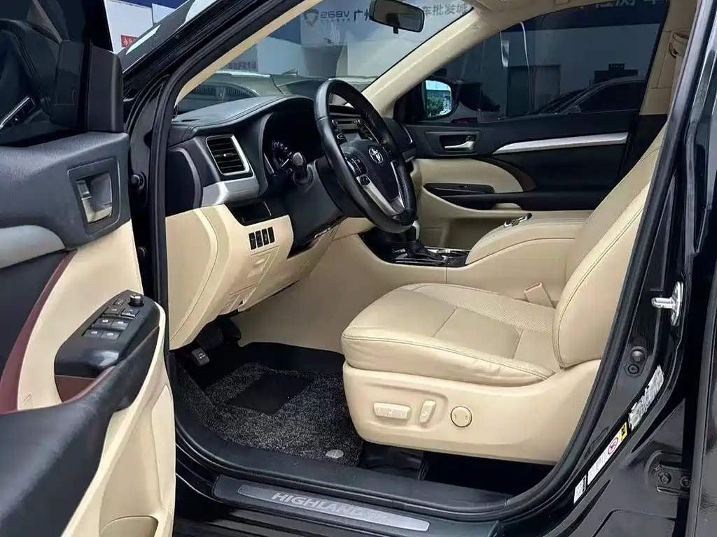 Toyota Highlander — миниатюра 8