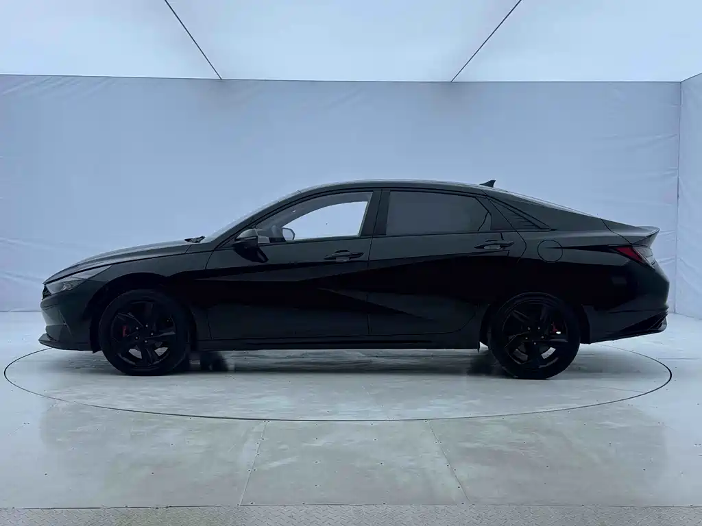 Hyundai Elantra — миниатюра 7