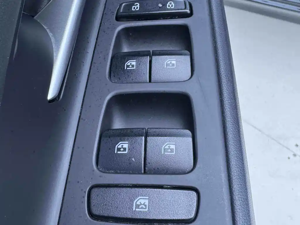 Hyundai Elantra — миниатюра 23