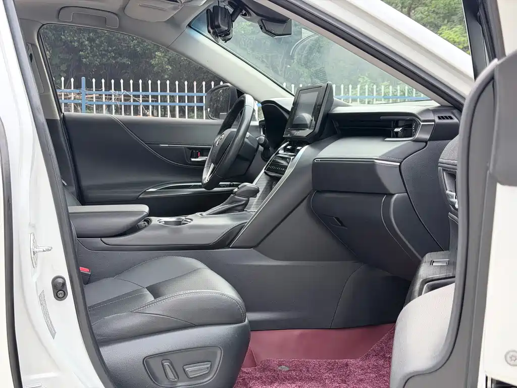 Toyota Harrier — миниатюра 13