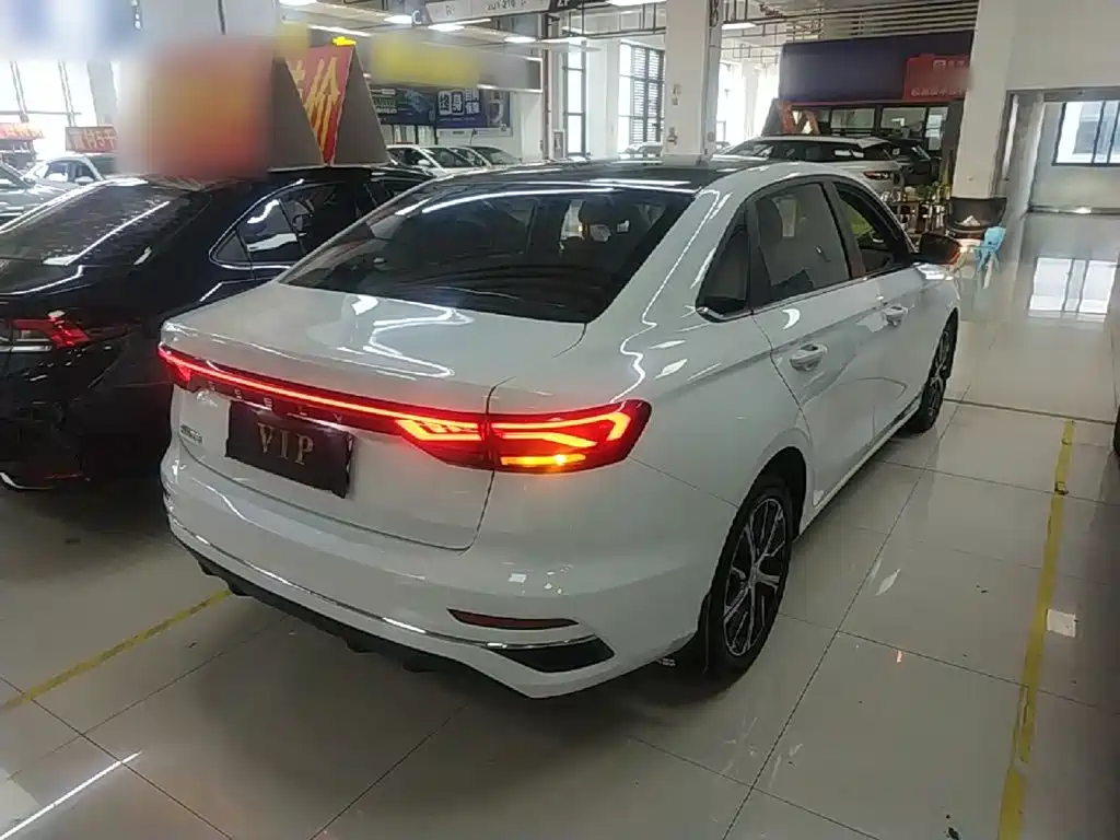 Geely Emgrand — миниатюра 7