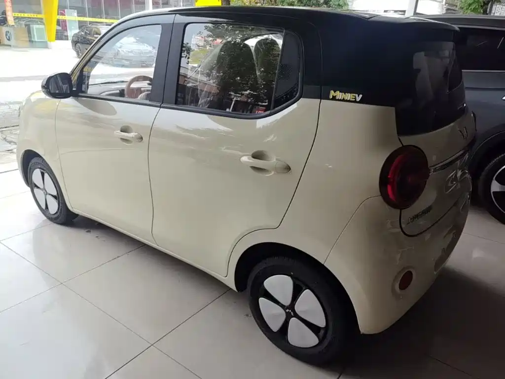 Wuling MINIEV — миниатюра 5