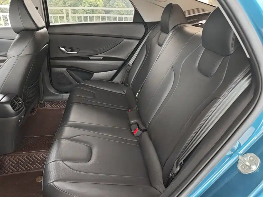 Hyundai Elantra — миниатюра 17