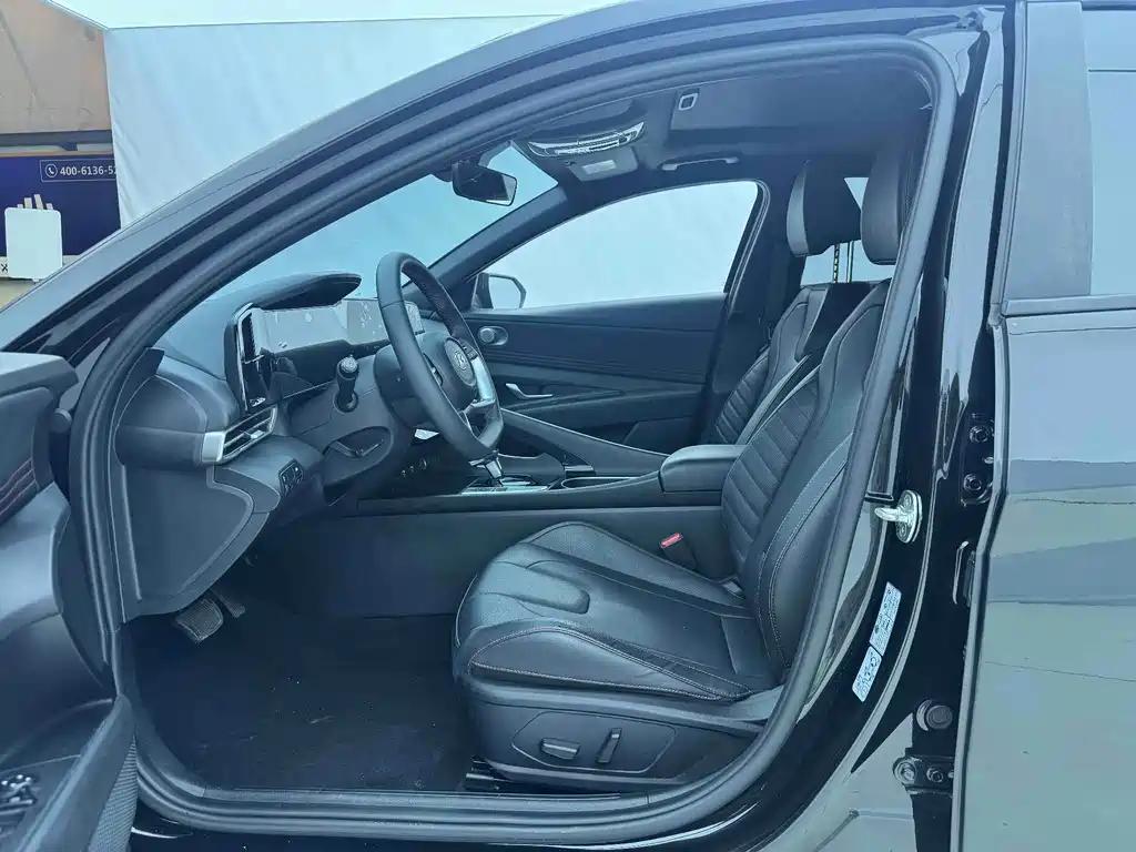 Hyundai Elantra — миниатюра 14
