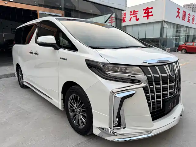 TOYOTA ELFA 2020