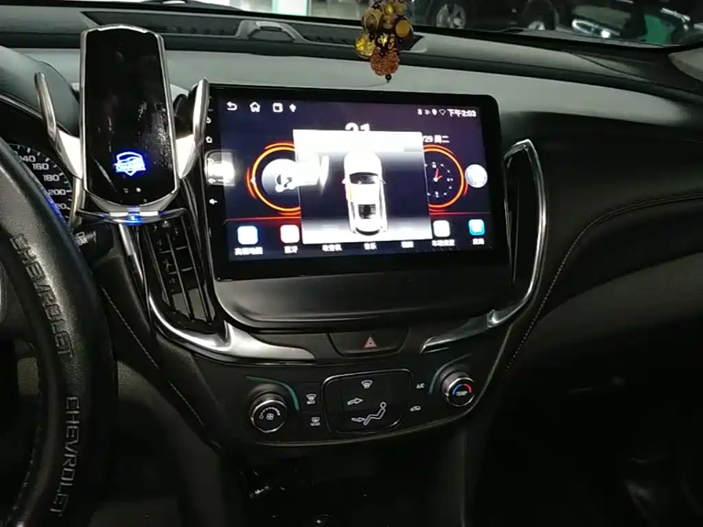Chevrolet Equinox — миниатюра 13