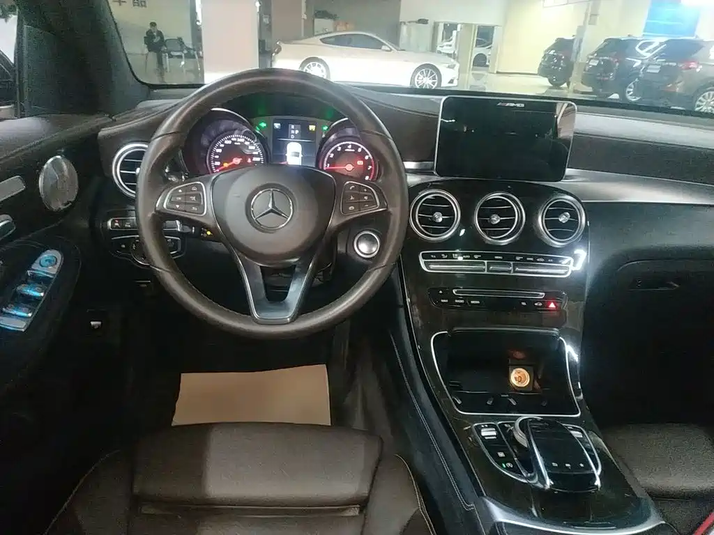 Mercedes-Benz GLC 2018 GLC 260 4MATIC Luxury