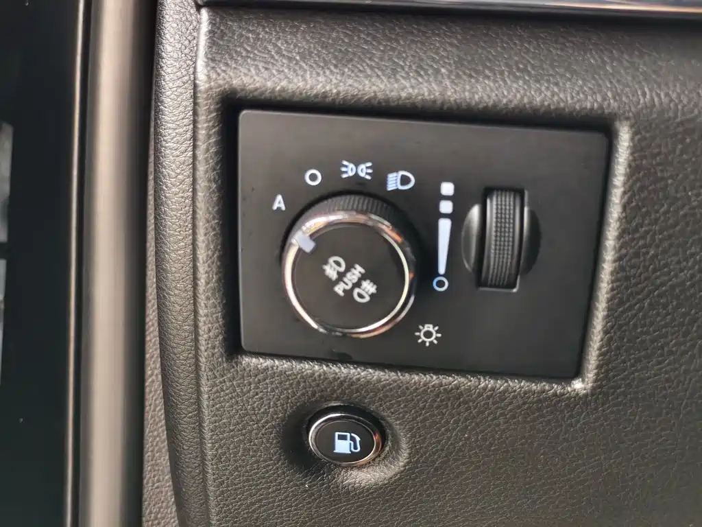Jeep Grand Cherokee (Import) — миниатюра 9