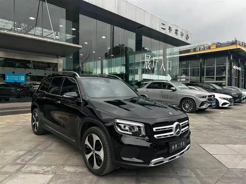 MERCEDES-BENZ GLB