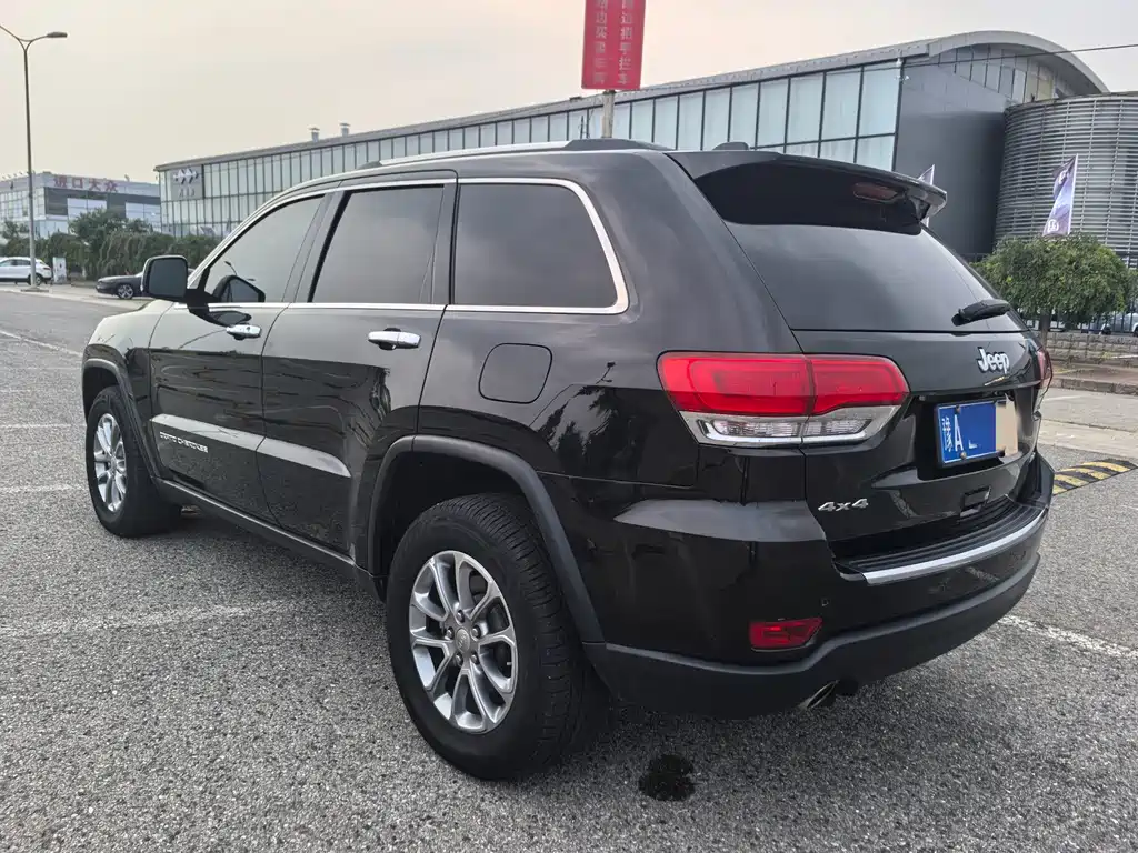 Jeep Grand Cherokee (Import) — миниатюра 3