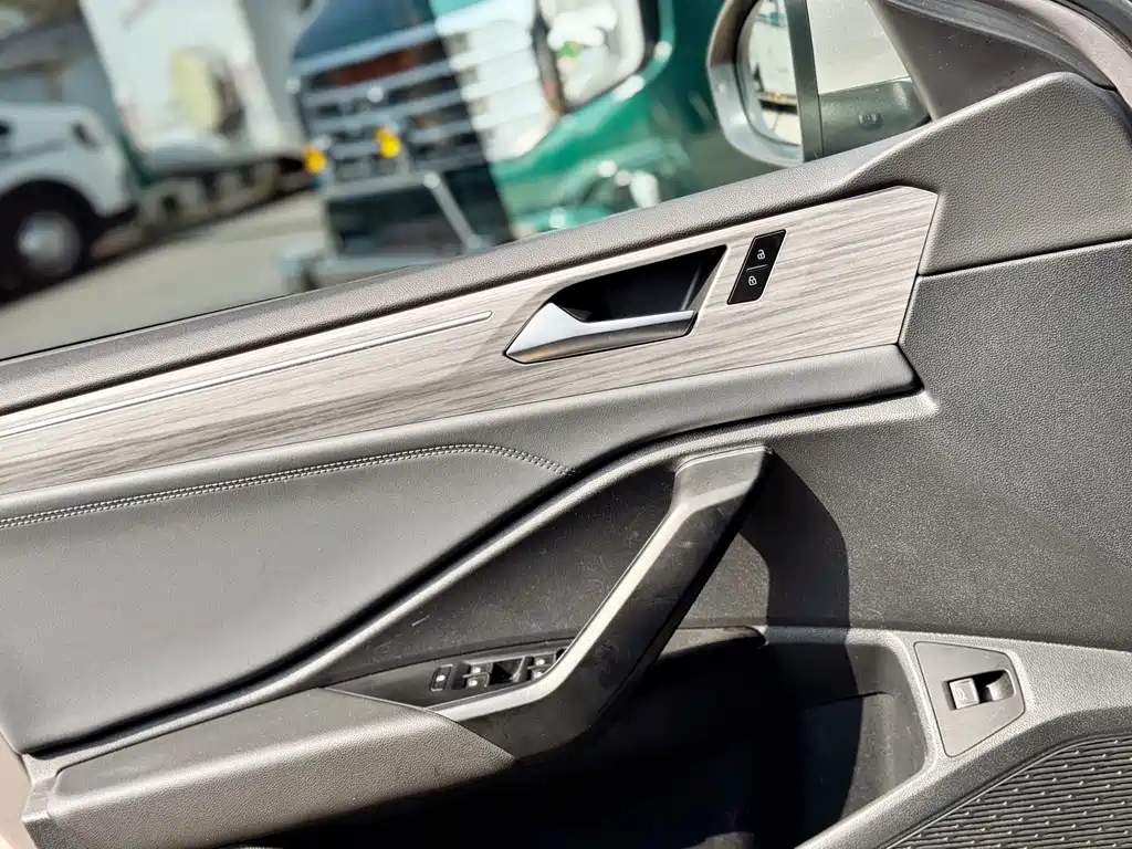Volkswagen Sagitar — миниатюра 10