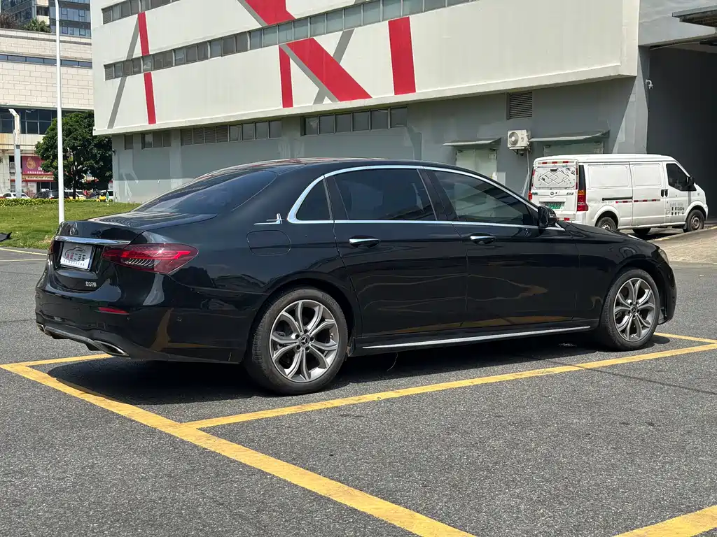 Mercedes-Benz E-Class — миниатюра 21
