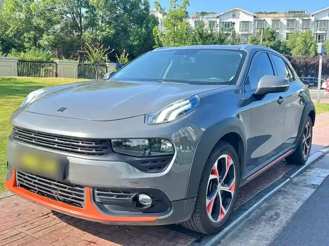 2018 Lynk & Co 02