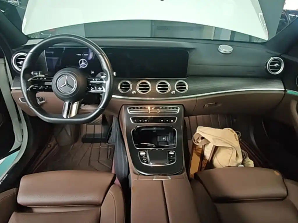 Mercedes-Benz E-Class — миниатюра 10
