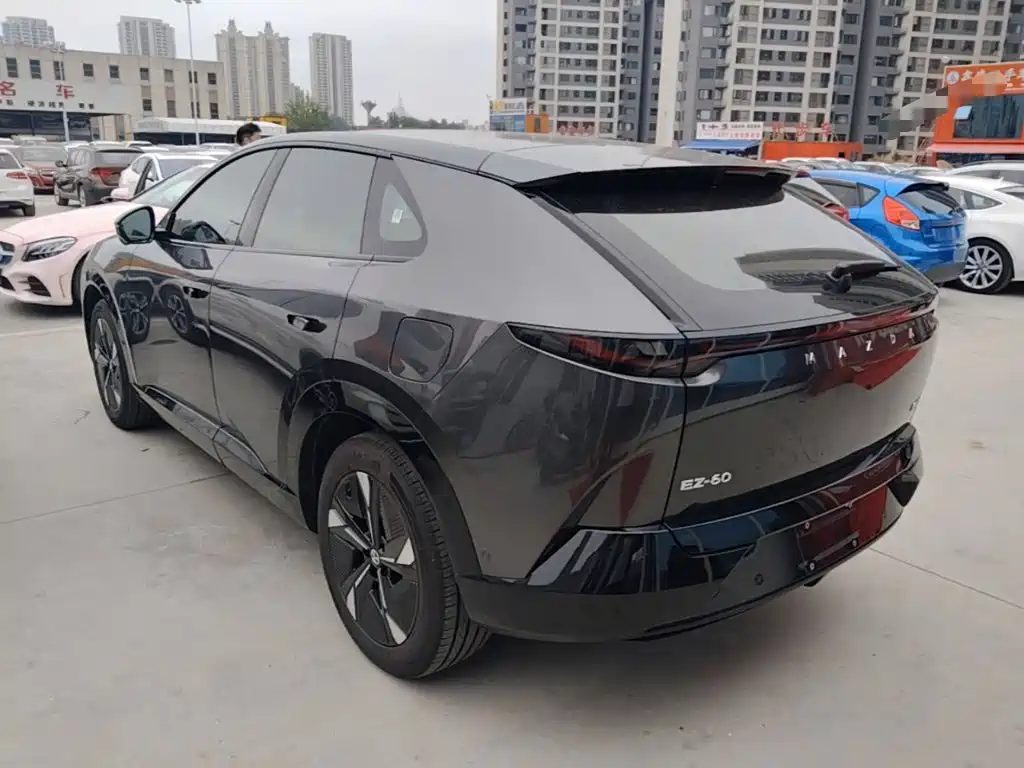 Mazda EZ-60 — миниатюра 5