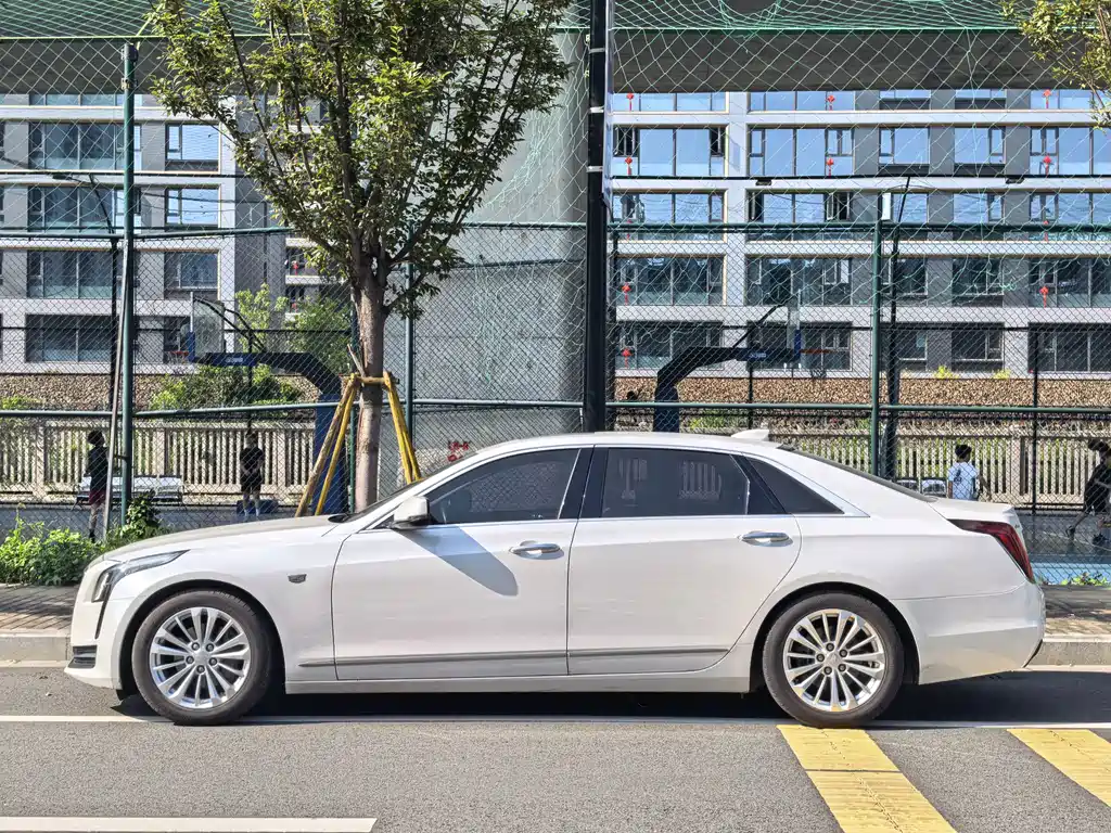 Cadillac CT6 — миниатюра 2