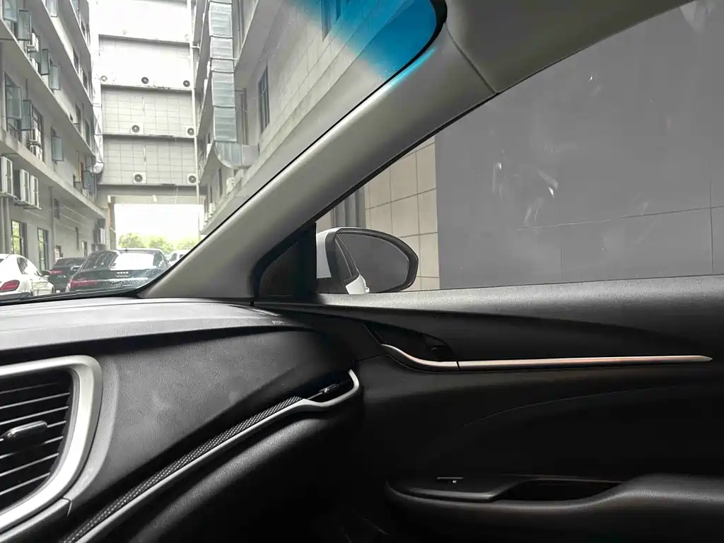 Buick Excelle — миниатюра 14
