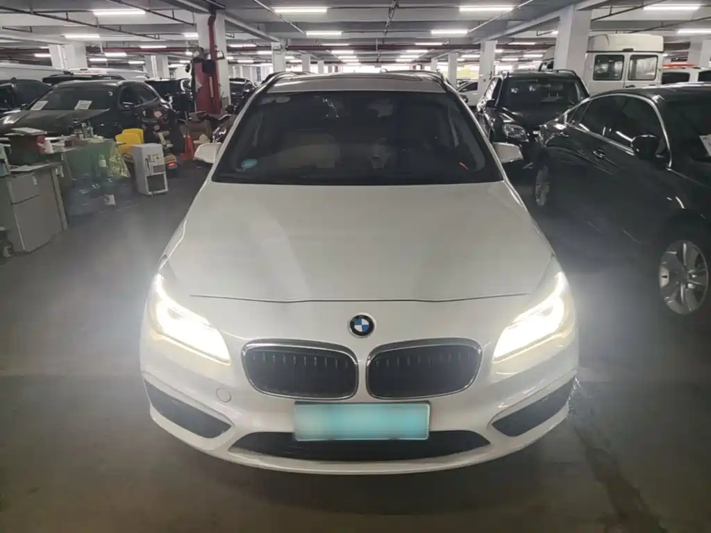 BMW 2 Series Active Tourer — миниатюра 3