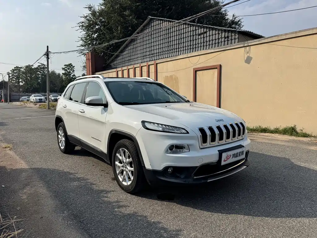 Jeep Cherokee — миниатюра 3