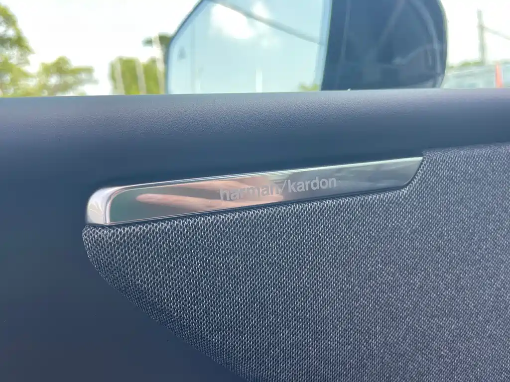 Volvo XC70 PHEV — миниатюра 6