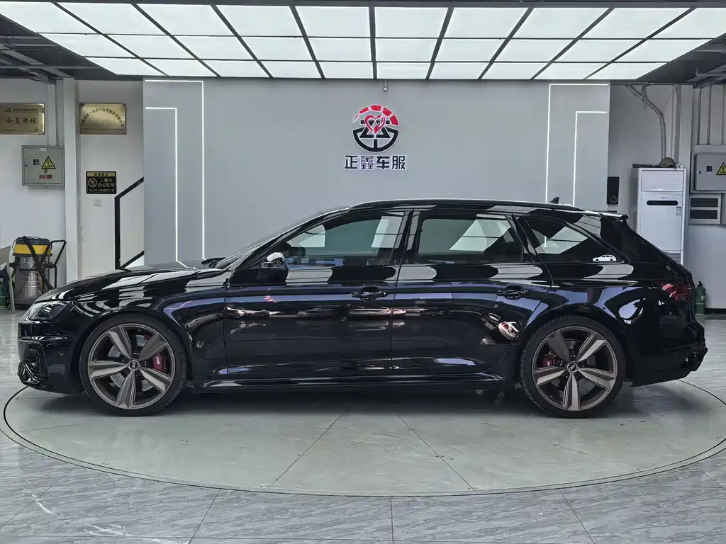Audi RS 4 2021 RS4 Avant