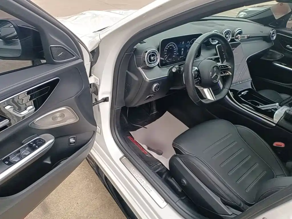 Mercedes-Benz C-Class — миниатюра 16