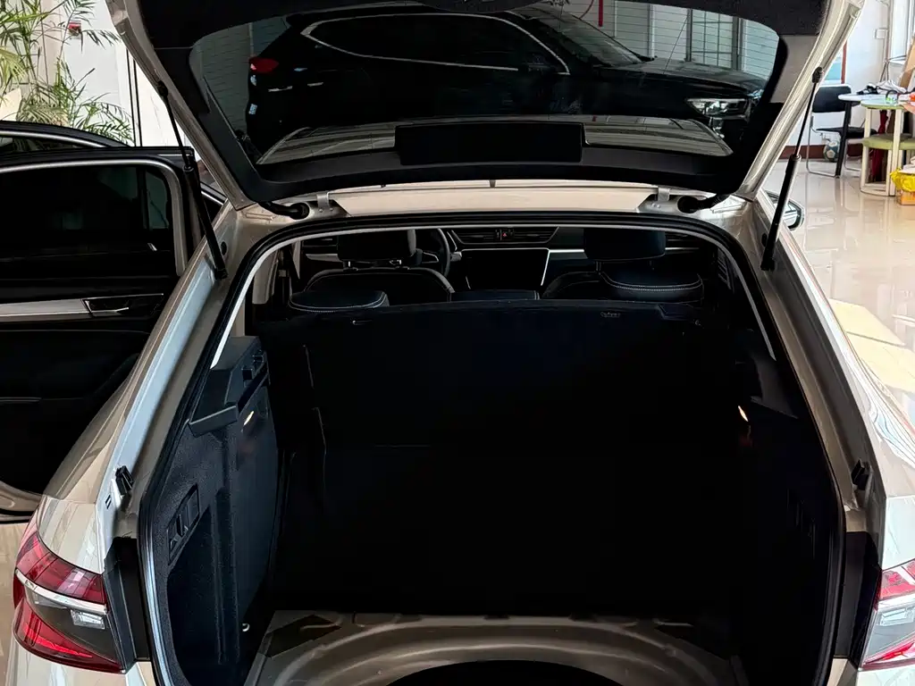 Skoda Superb — миниатюра 12