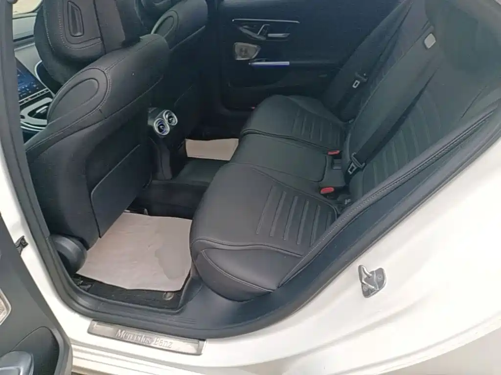 Mercedes-Benz C-Class — миниатюра 17