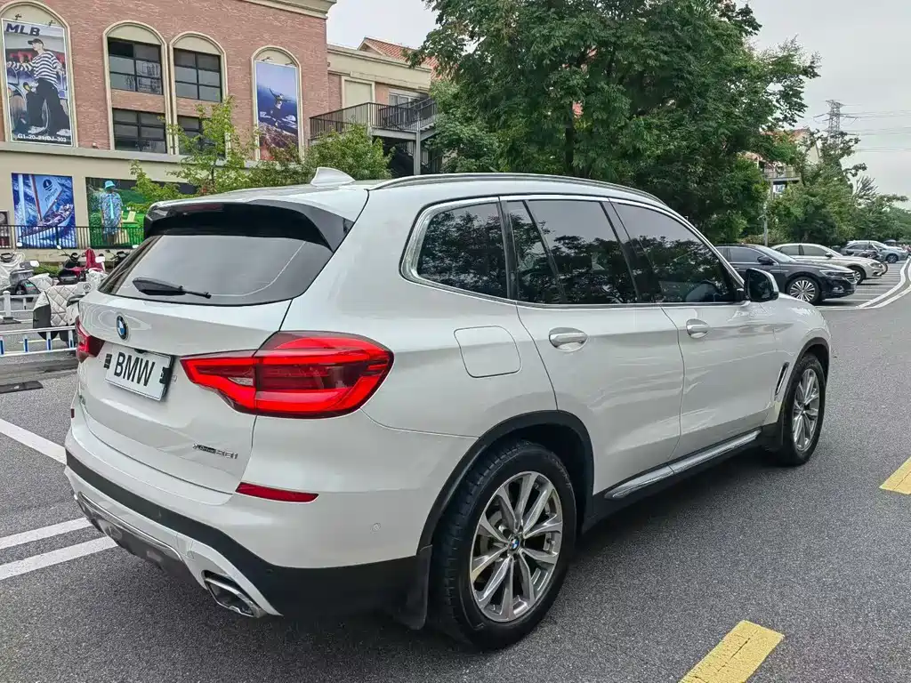 BMW X3 — миниатюра 9