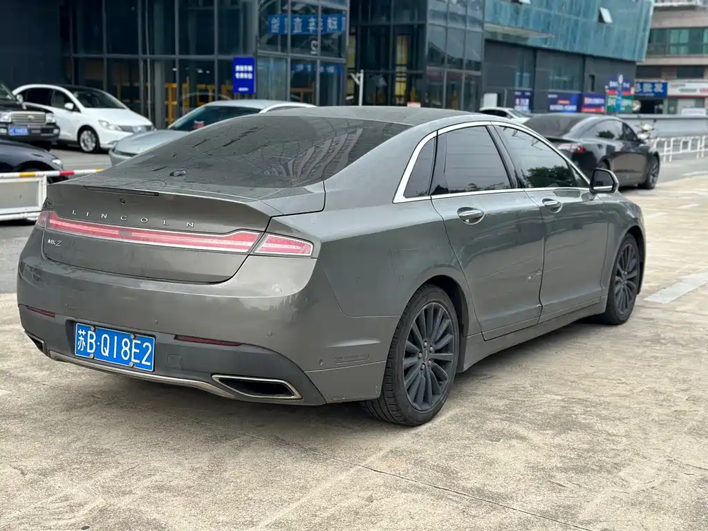 Lincoln MKZ — миниатюра 4