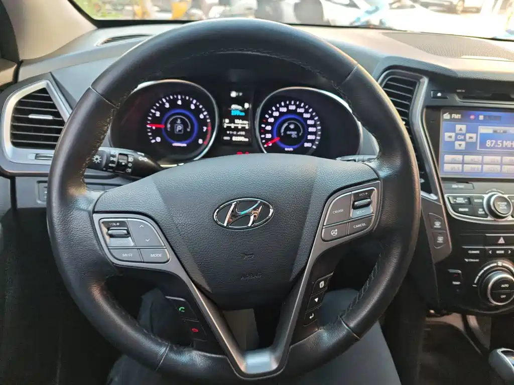 Hyundai Santa Fe — миниатюра 11