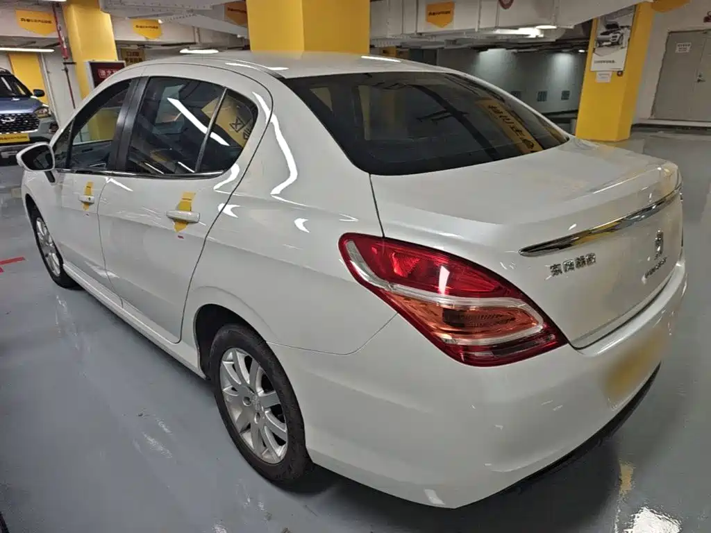 Peugeot 308 — миниатюра 5