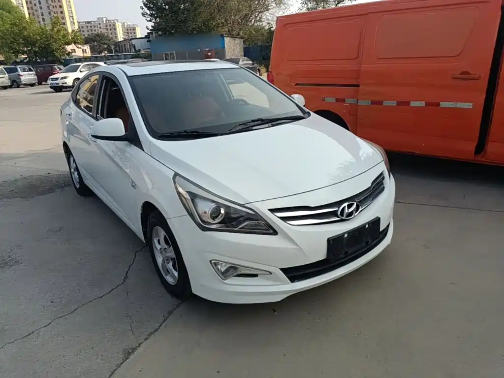 Hyundai Verna — миниатюра 4