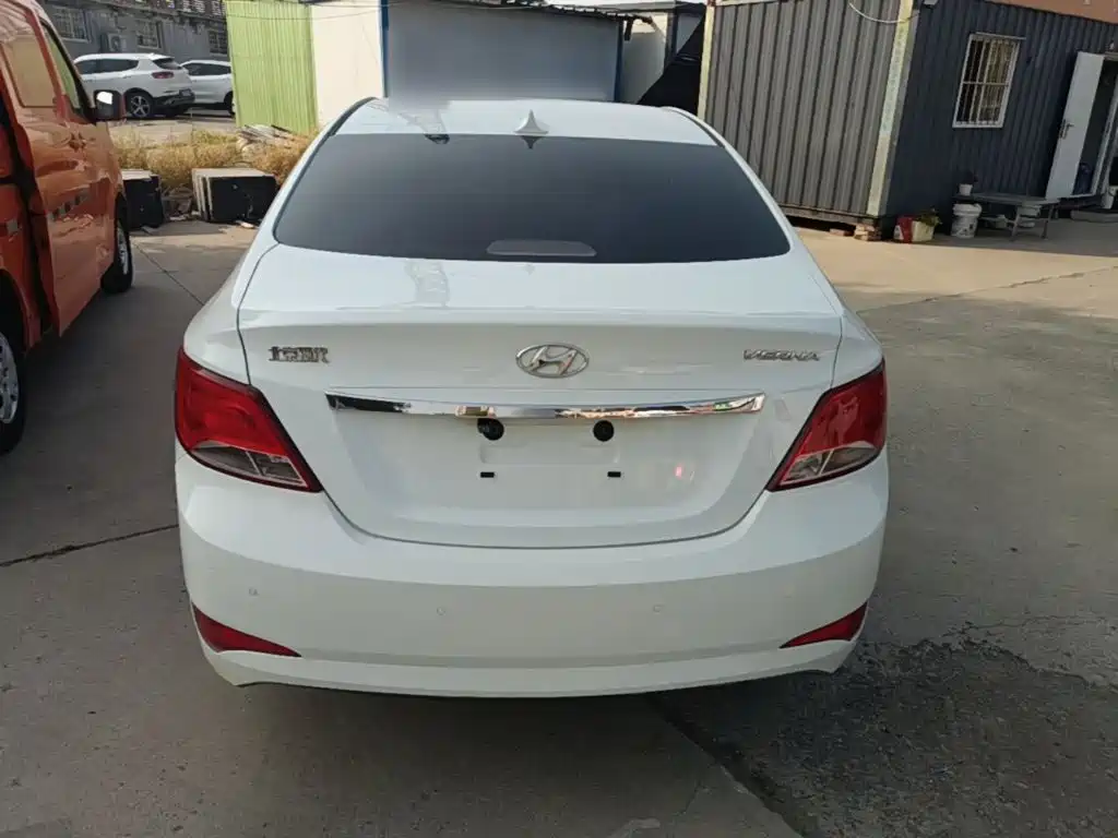 Hyundai Verna — миниатюра 6