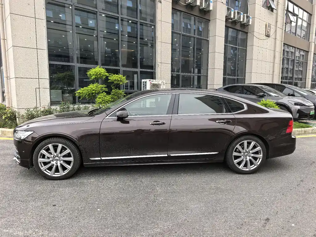 Volvo S90 2019 T5