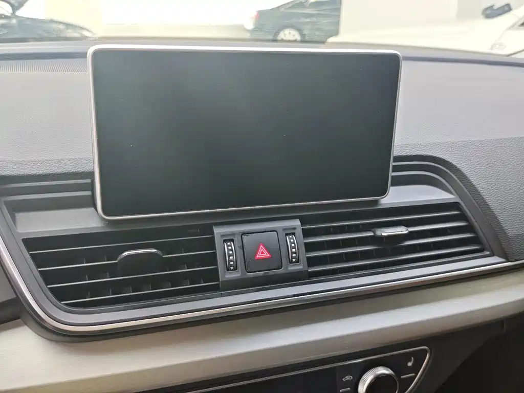 Audi Q5L — миниатюра 11