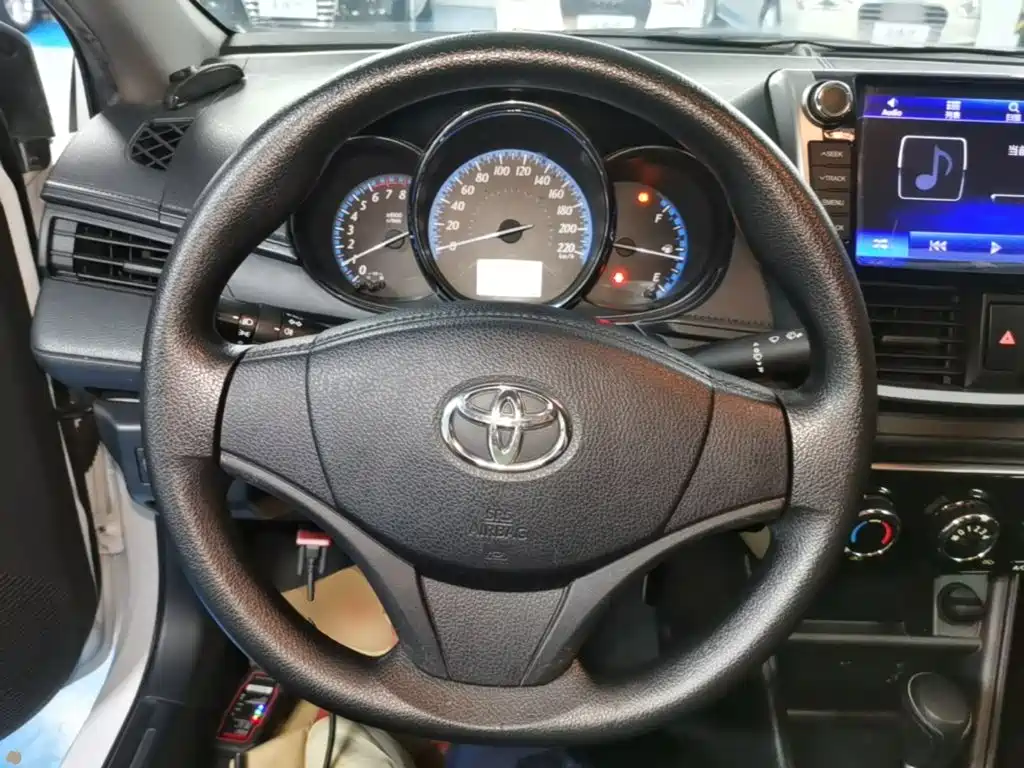 Toyota Yaris L — миниатюра 11