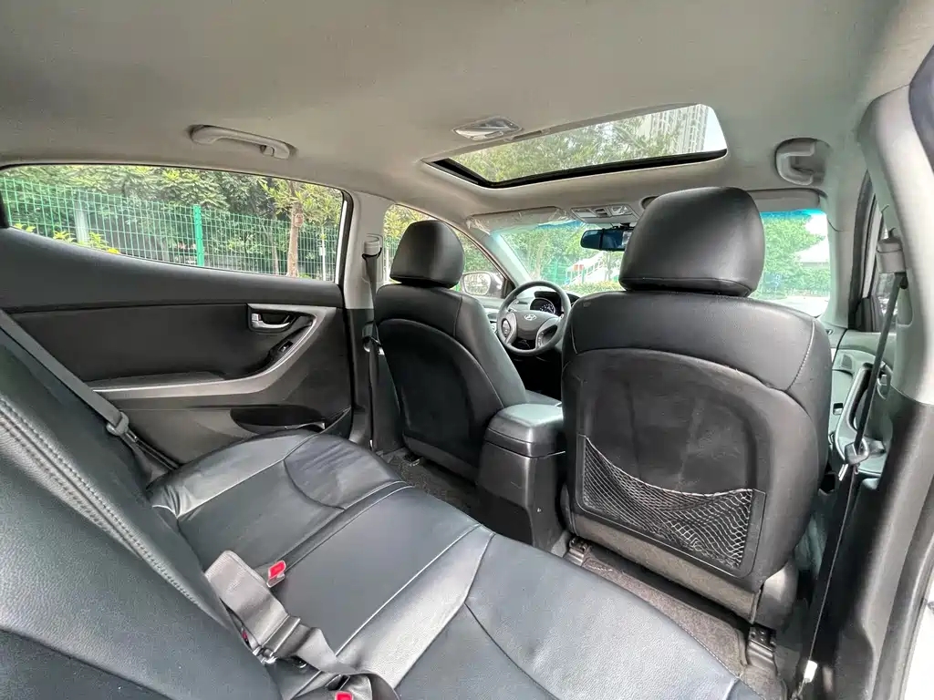 Hyundai Elantra Langdong — миниатюра 8